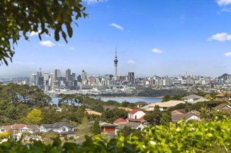 Photo of property in 10 Bragato Place, Chatswood, Auckland, 0626