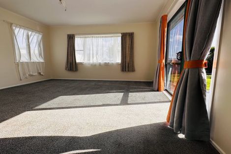 Photo of property in 2/2 Kelvin Road, Papakura, 2110