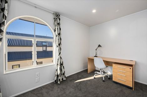 Photo of property in 37 Waikawa Road, Picton, 7220