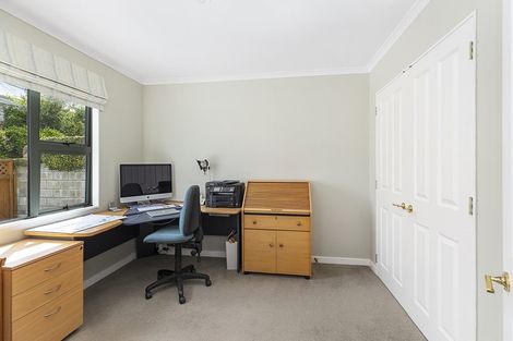 Photo of property in 2/23 Tanera Crescent, Brooklyn, Wellington, 6021