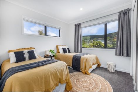 Photo of property in 1a Te Reinga View, Tawa, Wellington, 5028