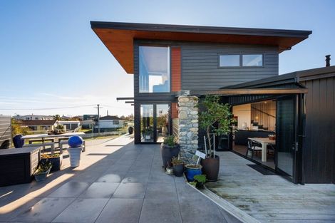 Photo of property in 6 Dawson Street, Foxton Beach, Foxton, 4815