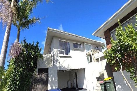Photo of property in 2/167 Coronation Road, Hillcrest, Auckland, 0627