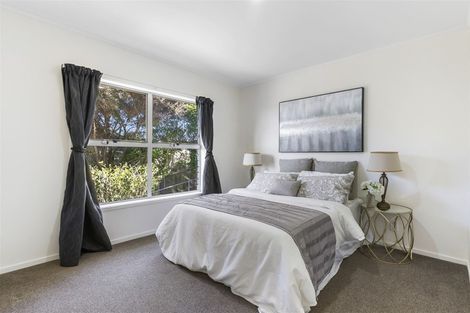 Photo of property in 2/8 Havana Place, Glenfield, Auckland, 0629