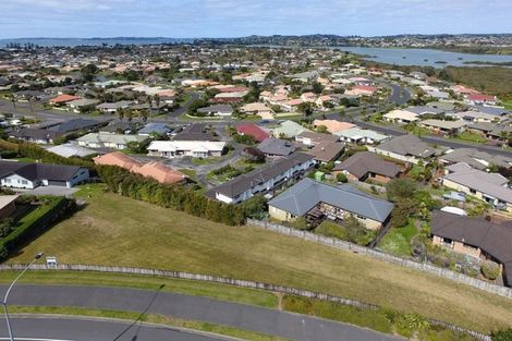 Photo of property in 110 Grovenor Drive, Orewa, 0931