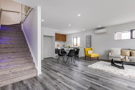 Photo of property in 7b Gladfield Lane, Te Atatu Peninsula, Auckland, 0610