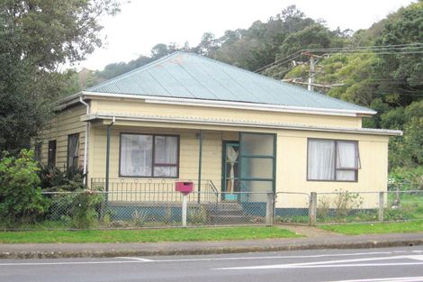 Photo of property in 303 Pahau Street, Thames, 3500