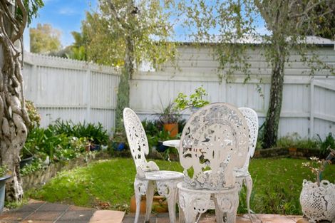 Photo of property in 1/45 Wolsley Avenue, Milford, Auckland, 0620