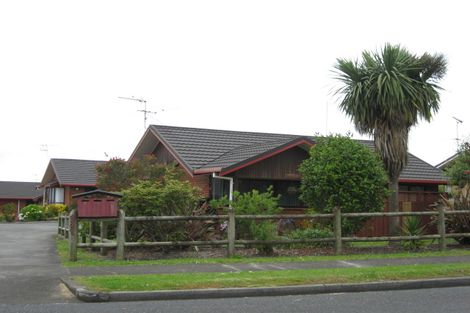 Photo of property in 2/288 Queen Street, Pukekohe, 2120
