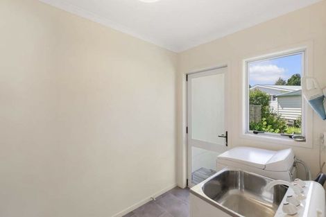 Photo of property in 90 Victoria Street, Coromandel, 3506