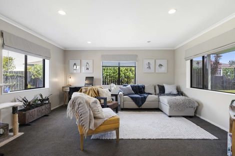 Photo of property in 20 Churchill Terrace, Waiuku, 2123