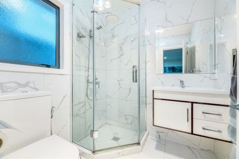 Photo of property in 10 San Pablo Way, Henderson, Auckland, 0612