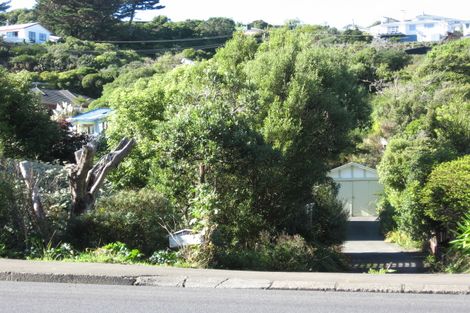 Photo of property in 130 Newlands Road, Newlands, Wellington, 6037