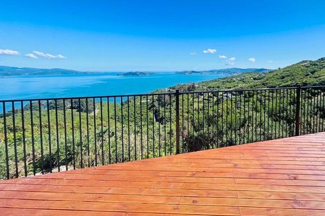 Photo of property in 19b Promontory Crescent, Newlands, Wellington, 6037