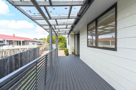 Photo of property in 25 Glen Close, Glen Eden, Auckland, 0602