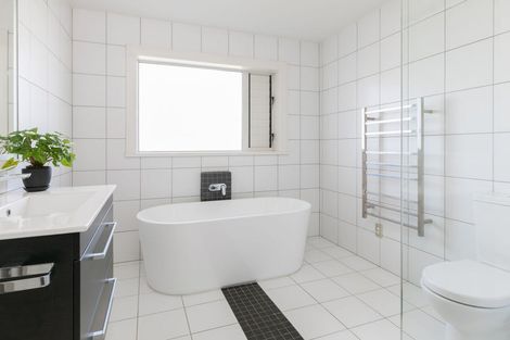 Photo of property in 155 Arataki Road, Havelock North, 4130