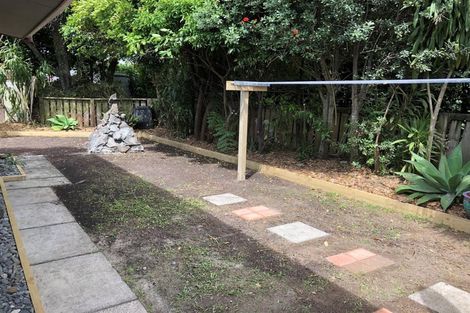 Photo of property in 8 Keeling Road, Henderson, Auckland, 0612