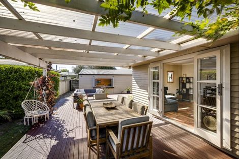 Photo of property in 43 Neeve Road, Taradale, Napier, 4112