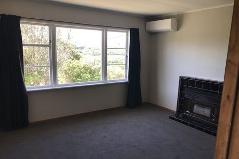 Photo of property in 88 Ruskin Road, Newlands, Wellington, 6037