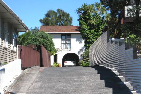 Photo of property in 3a Cron Avenue, Te Atatu South, Auckland, 0610