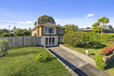 Photo of property in 265 Great North Road, Henderson, Auckland, 0612
