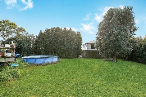 Photo of property in 59 Divich Avenue, Te Atatu South, Auckland, 0610