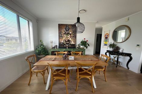 Photo of property in 8 Bellamont Street, Kumeu, 0810