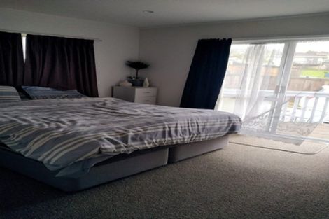 Photo of property in 10 Sabana Place, Unsworth Heights, Auckland, 0632