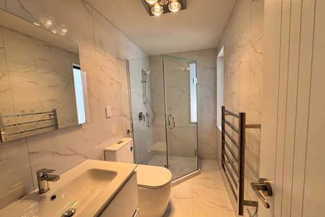 Photo of property in 24 Tomintoul Place, Highland Park, Auckland, 2010