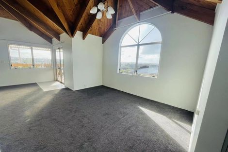 Photo of property in 1/85 Ocean View Road, Hillcrest, Auckland, 0627