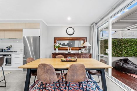 Photo of property in 87 Karepiro Drive, Stanmore Bay, Whangaparaoa, 0932
