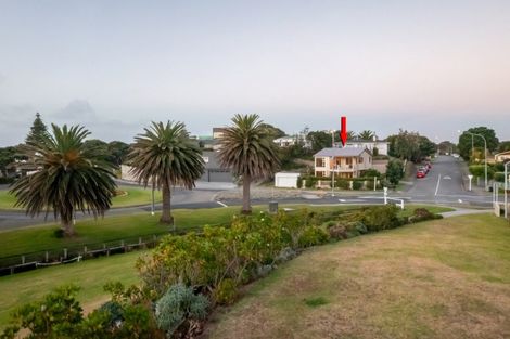 Photo of property in 3 Golf Road, Paraparaumu Beach, Paraparaumu, 5032