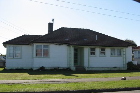 Photo of property in 16 Goldsmith Crescent, Levin, 5510
