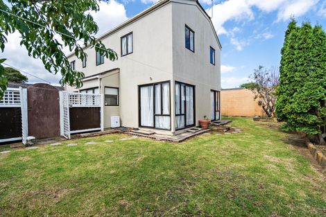 Photo of property in 2/77 Fitzroy Street, Papatoetoe, Auckland, 2104