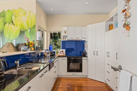 Photo of property in 17 Sykes Avenue, Hatfields Beach, Orewa, 0931