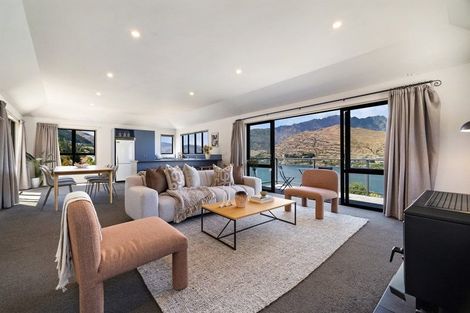 Photo of property in 5 Gum Lane, Queenstown, 9300