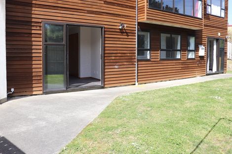 Photo of property in 42-44 David Crescent, Karori, Wellington, 6012