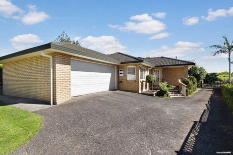 Photo of property in 1b Wakeling Avenue, Te Atatu South, Auckland, 0610