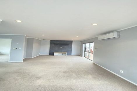 Photo of property in 2/102 Manuka Road, Bayview, Auckland, 0629