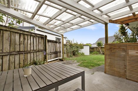 Photo of property in 2/26 Petrel Place, Massey, Auckland, 0614