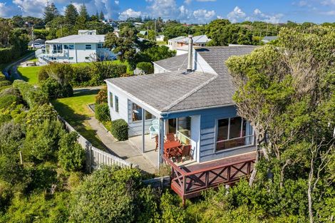Photo of property in 28 Kelly Street, Baylys Beach, Dargaville, 0377