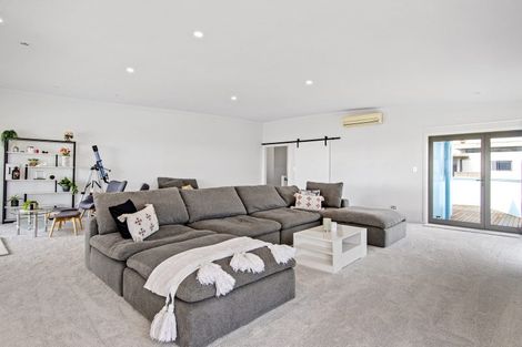Photo of property in 1011 Papamoa Beach Road, Papamoa Beach, Papamoa, 3118