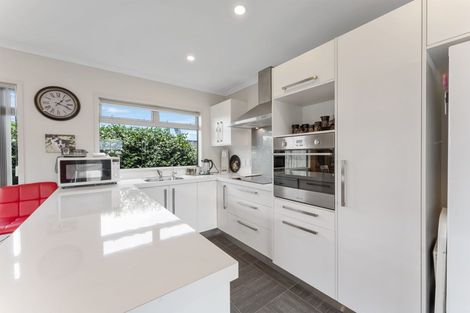 Photo of property in 27a Tukapa Street, Westown, New Plymouth, 4310