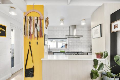 Photo of property in Paddington Apartments, 15/15u Mckinley Crescent, Brooklyn, Wellington, 6021