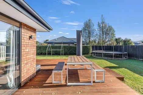 Photo of property in 8 Stonebridge Lane, Oxford, 7430
