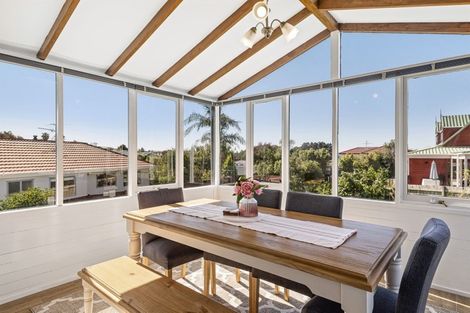 Photo of property in 92b Colwill Road, Massey, Auckland, 0614