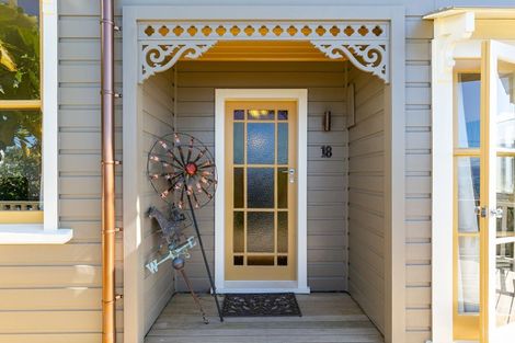 Photo of property in 18 Mitchell Street, Brooklyn, Wellington, 6021