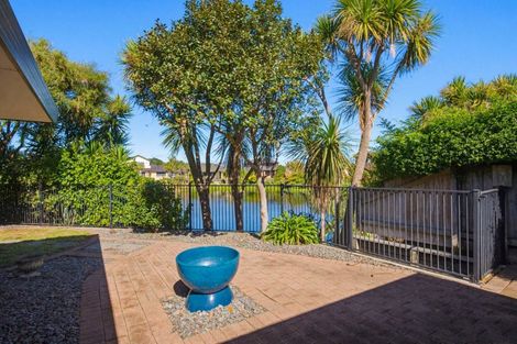 Photo of property in 14 Consort Close, Paraparaumu Beach, Paraparaumu, 5032