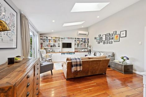 Photo of property in 43 Washington Avenue, Brooklyn, Wellington, 6021