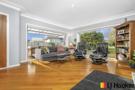 Photo of property in 18 Hill Crescent, Papakura, 2110